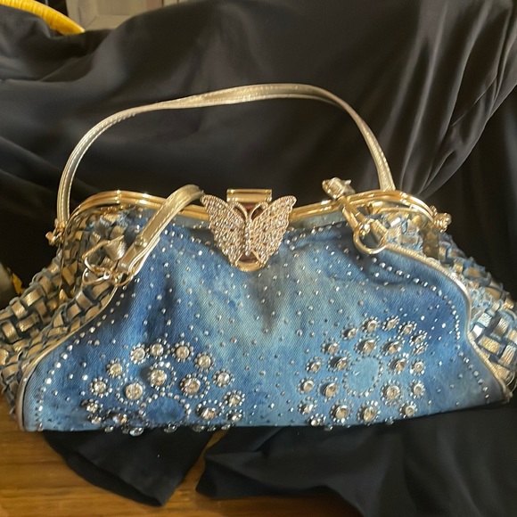 Handbags - Denim bling purse !! Gently used ! Pockets inside & zipper on the outside !